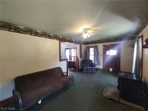 Living - 6005 Hillcrest Ave, Ashtabula, OH 44004 photo 4 of 5