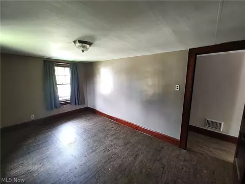 Bedroom - 6005 Hillcrest Ave, Ashtabula, OH 44004 photo 6 of 6