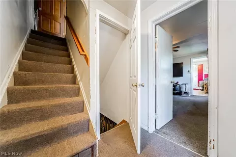 Entry Way - 1860 E 298th St, Wickliffe, OH 44092 photo 3 of 4