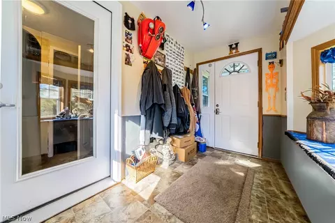 Entry Way - 1860 E 298th St, Wickliffe, OH 44092 photo 1 of 4