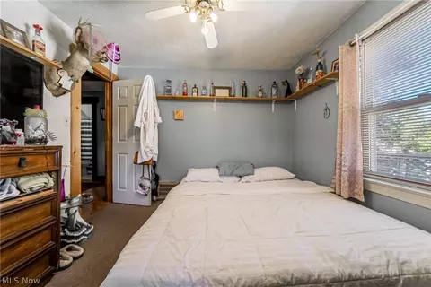 Bedroom - 1860 E 298th St, Wickliffe, OH 44092 photo 4 of 5