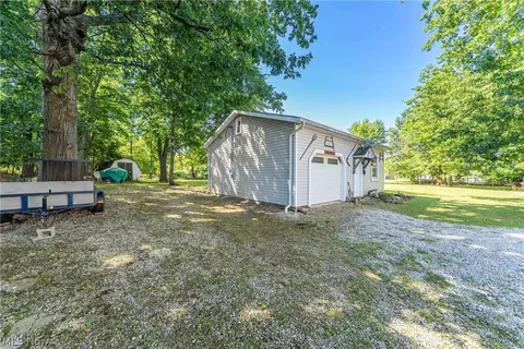 Exterior - 1860 E 298th St, Wickliffe, OH 44092 photo 5 of 7
