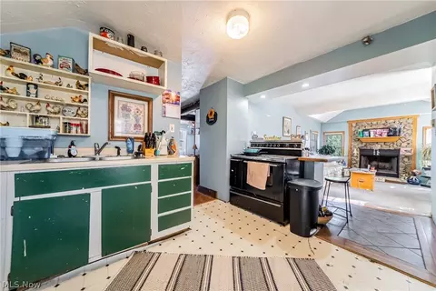 Kitchen - 1860 E 298th St, Wickliffe, OH 44092 photo 4 of 7
