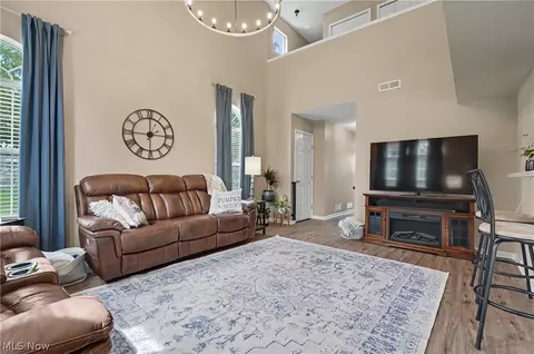 4080 Falconswalk Ct, Stow, OH 44224 photo 7