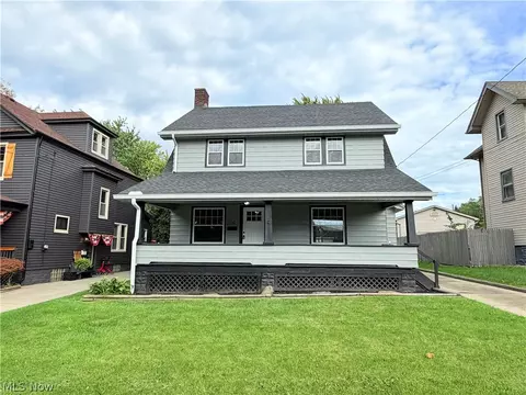252 E Kline St, Girard, OH 44420