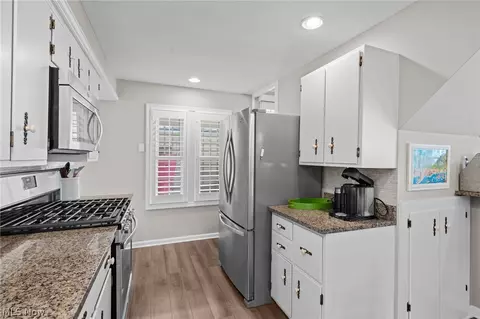 Kitchen - 319 Seneca Ave, Huron, OH 44839 photo 5 of 5