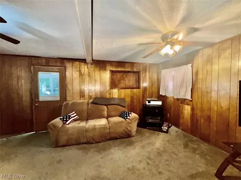 Living - 1415 Eleanor Dr, Ashtabula, OH 44004 photo 5 of 6