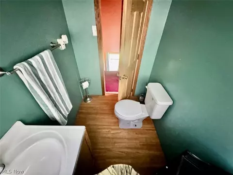 Bath - 1415 Eleanor Dr, Ashtabula, OH 44004 photo 3 of 3