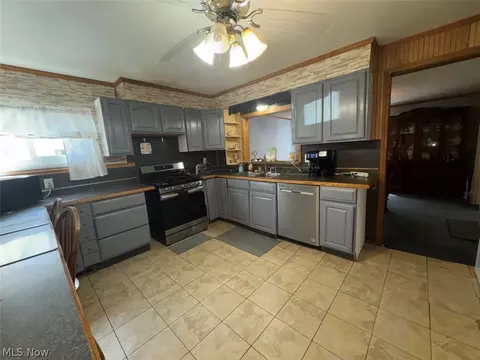 Kitchen - 1415 Eleanor Dr, Ashtabula, OH 44004 photo 1 of 2
