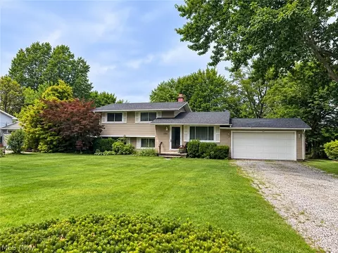10121 N Delmonte Blvd, Streetsboro, OH 44241
