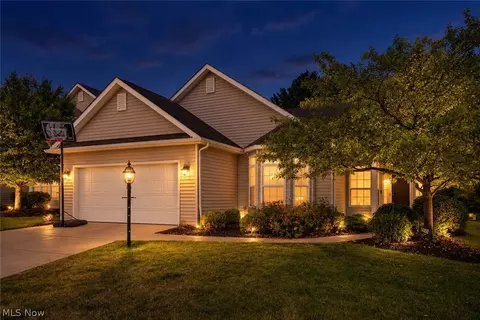 14450 Baywood Ln, Strongsville, OH 44136