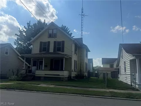837 Parkview St NE, Massillon, OH 44646 photo 2