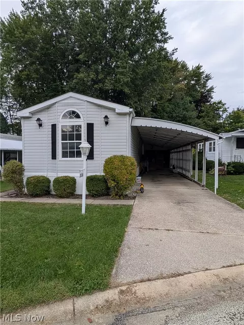 316 Britton Dr, Geneva, OH 44041
