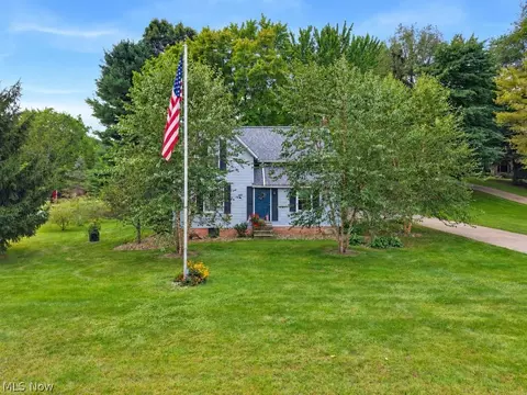 3054 Swamp St NE, Hartville, OH 44632