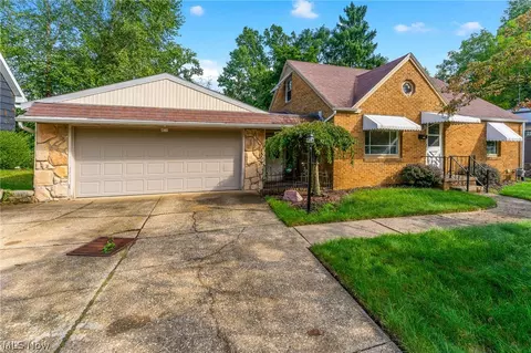 1108 Stuart St NW, Massillon, OH 44646