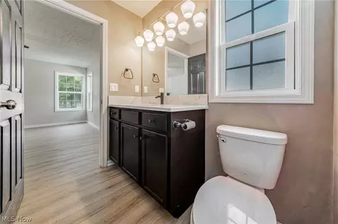 Entry Way - 122 Haydens Arbor, Elyria, OH 44035 photo 8 of 9