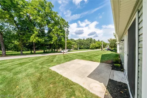 Exterior - 122 Haydens Arbor, Elyria, OH 44035 photo 4 of 11
