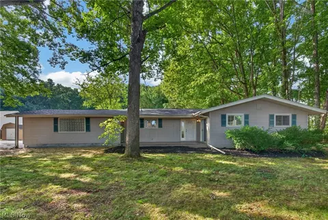 4315 Hallock Young Rd, Newton Falls, OH 44444