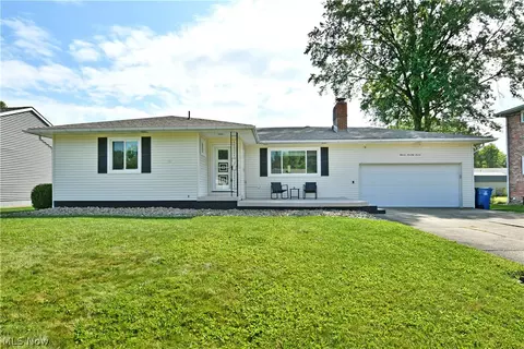 1177 Woodlawn Ave, Girard, OH 44420