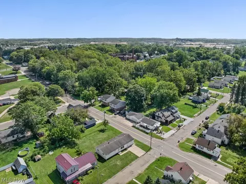 View/Area - 1902 Root Ave NE, Canton, OH 44705 photo 4 of 6