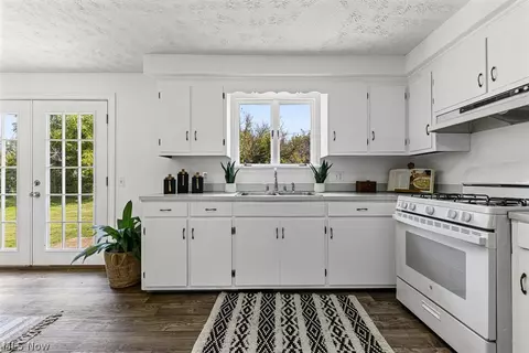 Kitchen - 1902 Root Ave NE, Canton, OH 44705 photo 3 of 4