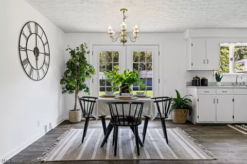 Dining - 1902 Root Ave NE, Canton, OH 44705 photo 2 of 4