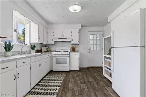Kitchen - 1902 Root Ave NE, Canton, OH 44705 photo 2 of 4