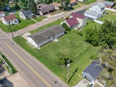 View/Area - 1902 Root Ave NE, Canton, OH 44705 photo 2 of 6