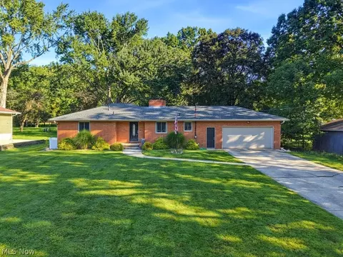 1073 Morningview Dr, Tallmadge, OH 44278