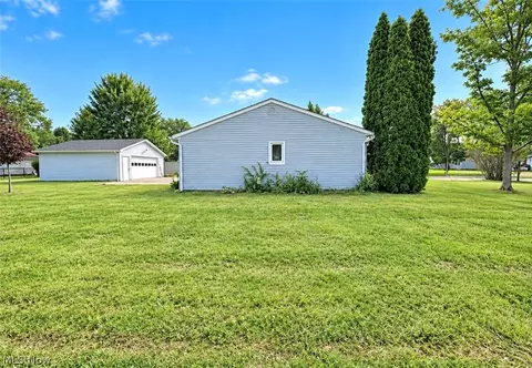 Exterior - 9841 Short Dr, Windham, OH 44288 photo 2 of 3