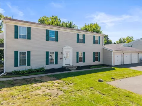 Exterior - 28 Valley Forge Ln #2A, Elyria, OH 44035 photo 2 of 2