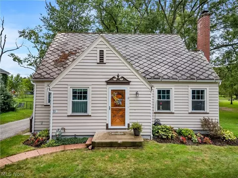 33 Warner St, Seville, OH 44273