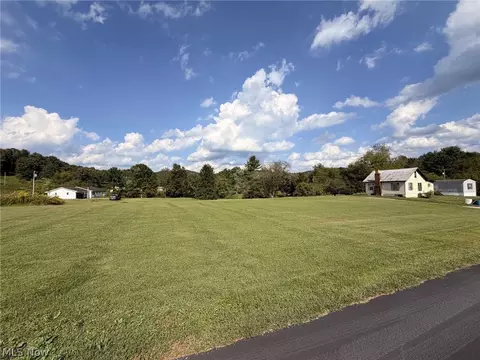 Exterior - 166 Tanner Ln, Walker, WV 26180 photo 2 of 4