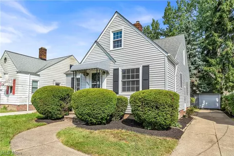11806 Wayland Ave, Cleveland, OH 44111