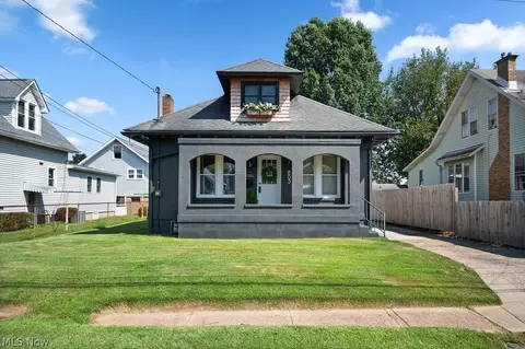 803 41st St, Vienna, WV 26105