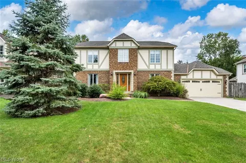 14042 Crystal Creek Dr, Strongsville, OH 44149