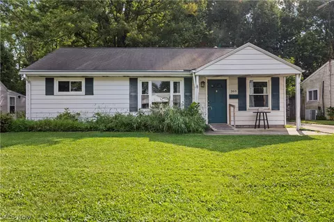 Exterior - 369 White Oak Dr, Elyria, OH 44035 photo 1 of 7