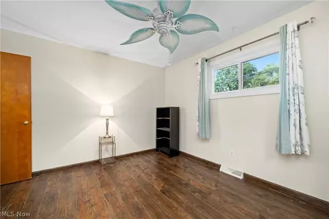 Bedroom - 369 White Oak Dr, Elyria, OH 44035 photo 10 of 10