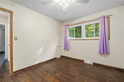 Bedroom - 369 White Oak Dr, Elyria, OH 44035 photo 2 of 10