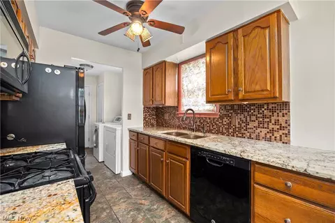 Kitchen - 369 White Oak Dr, Elyria, OH 44035 photo 3 of 4