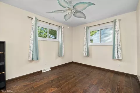 Bedroom - 369 White Oak Dr, Elyria, OH 44035 photo 7 of 10