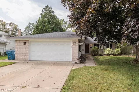 25100 Arlington Ln, North Olmsted, OH 44070