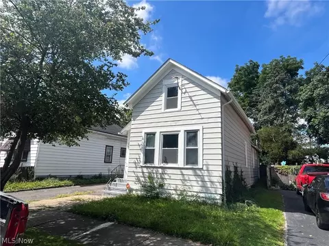 3342 W 48th St, Cleveland, OH 44102