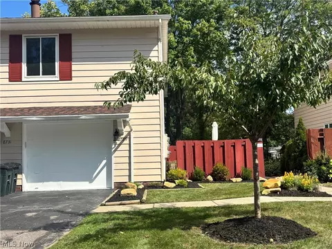 8729 Fox Rest Dr #6-24, Brecksville, OH 44141