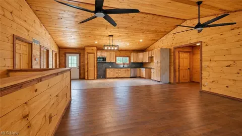 Entry Way - 299 Spring St, Beverly, OH 45715 photo 2 of 2