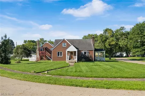 4244 Laffer Sq, Sandyville, OH 44671