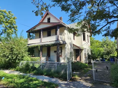 1085 E 66th St, Cleveland, OH 44103