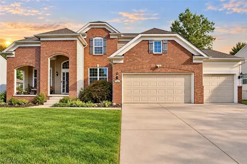 9362 Sagamore Cir, Strongsville, OH 44136