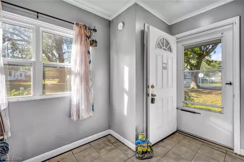 Entry Way - 1781 Perth Rd, Madison, OH 44057 photo 4 of 4