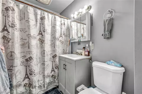 Bath - 1781 Perth Rd, Madison, OH 44057 photo 1 of 1